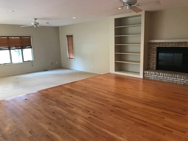 Building Photo - 2704 Cherry Hills Dr