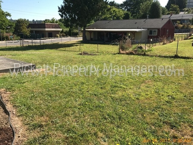 Foto del edificio - 1736 Bloomington Ave