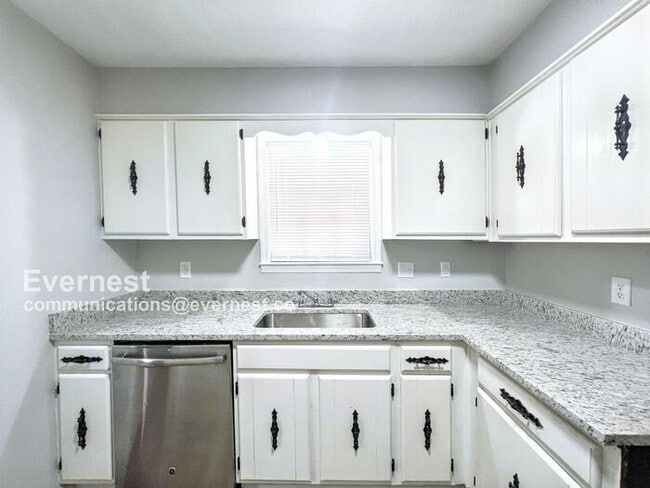 Foto del edificio - 3830 Kerfield Dr