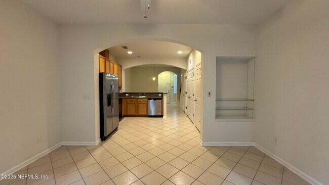 Foto del edificio - 12999 Sunset Lake Dr