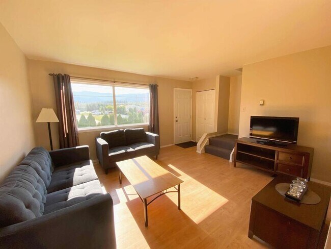 Building Photo - 2 bedroom in Kitimat BC V8C 1W4