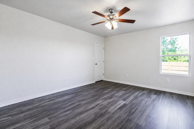 Building Photo - AVAILABLE NOW; APPLY TODAY ON OUR WEBSITE! 1 MONTH FREE