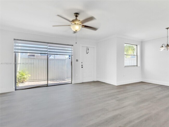 Foto del edificio - 4550 SW 68th Ct Cir