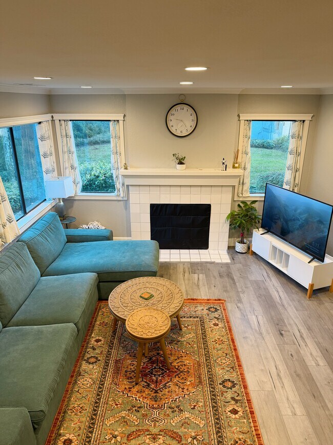 Building Photo - 34736 Tuxedo Cmn