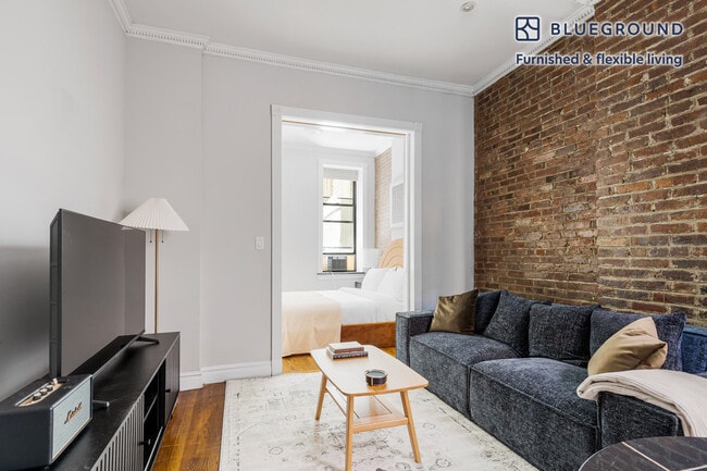 Building Photo - 246 Mott St