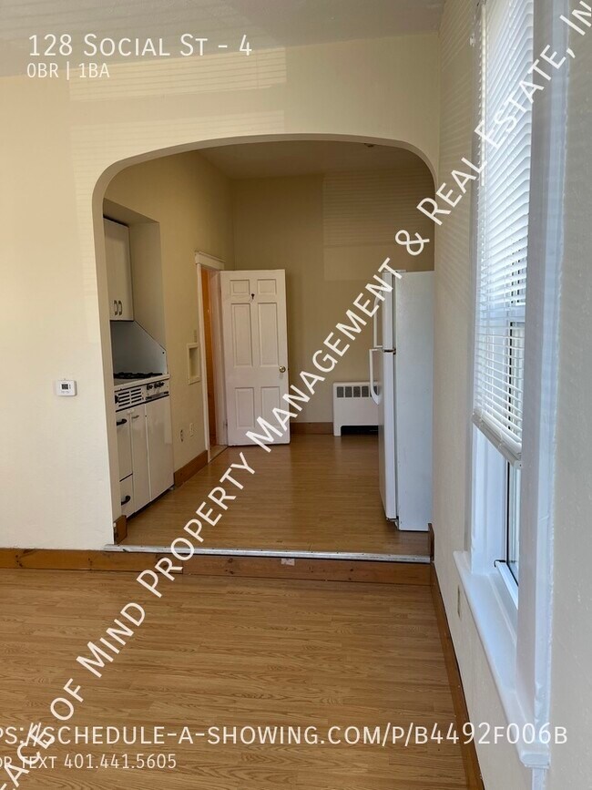 Building Photo - Cozy Studio with Lovely Porch - Heat/HW/El...