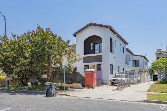 SV - 1022 Masselin Ave