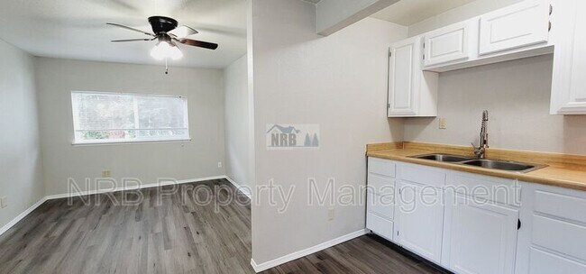 Foto del edificio - 14825 W Thorne Ln SW