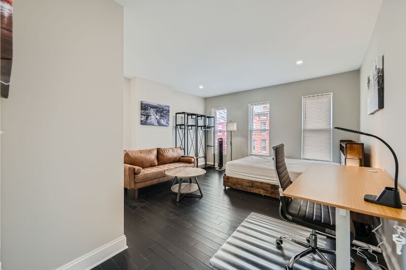 Foto principal - 1019 E Preston St
