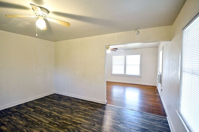 Foto del edificio - 303 E Faust St