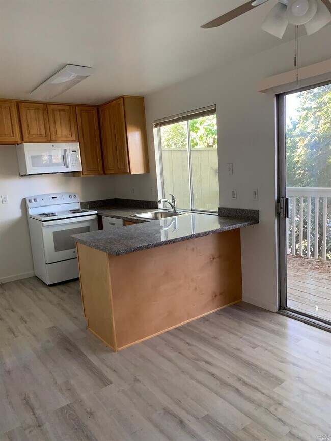 Building Photo - 138 Warwick Dr