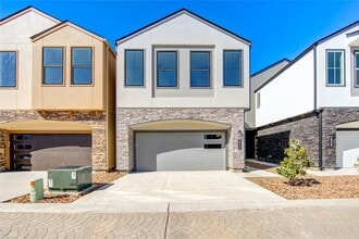 Building Photo - 2930 El Fenice Ln