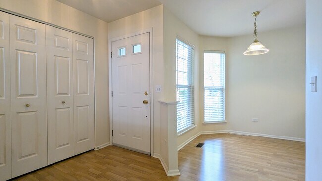 Foto del edificio - 937 Huntington Dr