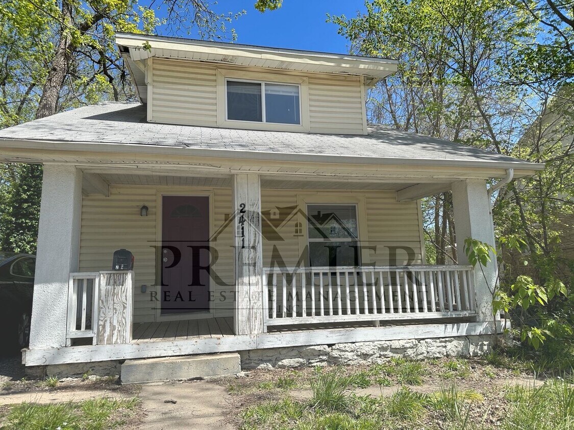 Primary Photo - 2411 S Sterling Ave