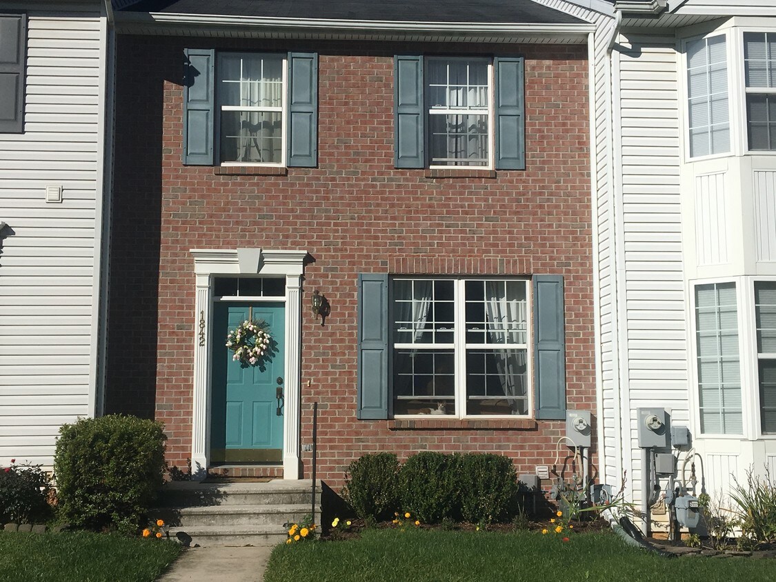 1842 Upper Forde Ln, Hampstead, MD 21074 Townhome Rentals in