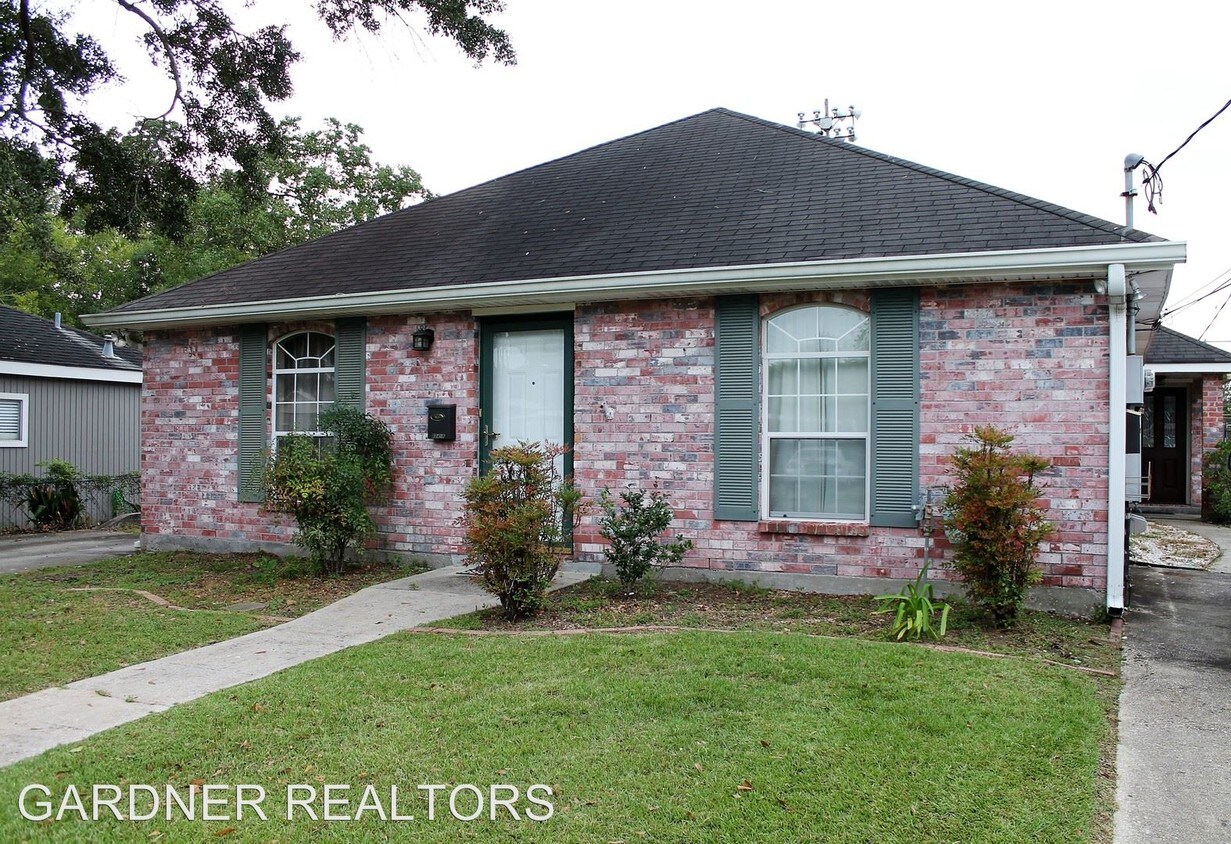 Foto principal - 804 Waltham St