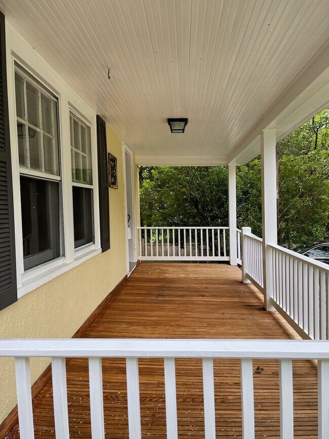 Foto del edificio - Beautifully updated single family home in ...
