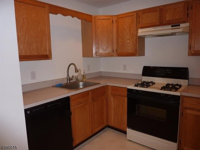 Building Photo - 106 Sunrise Dr