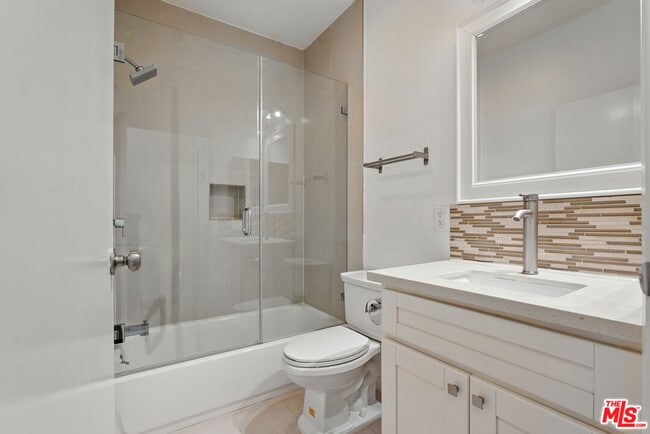 Building Photo - 1826 Overland Ave