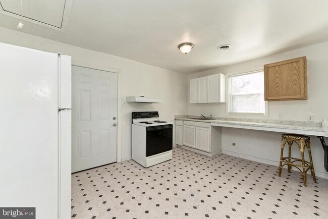 Building Photo - 6510 Joplin St