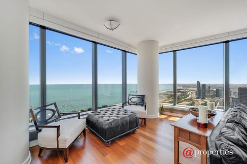 Foto del edificio - 61 E Monroe St