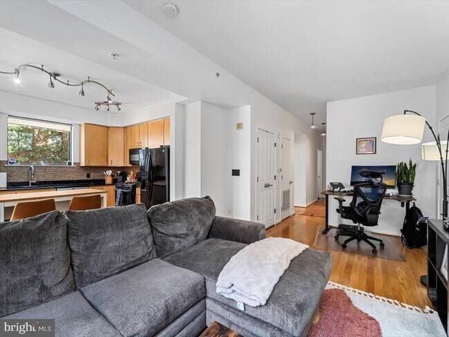Foto del edificio - 1001 L St NW