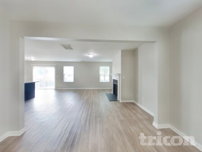 Foto del edificio - 501 Eastfair Dr