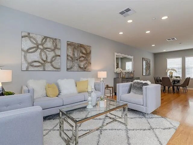 Foto del edificio - 581 Monterey Terrace