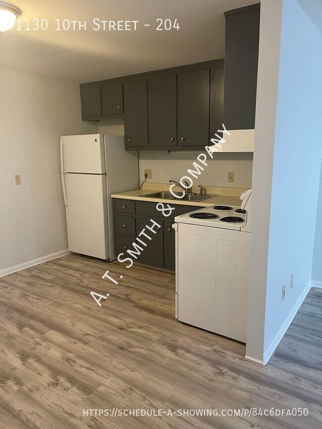 Foto del edificio - 1 Bedroom in Great Golden Location!