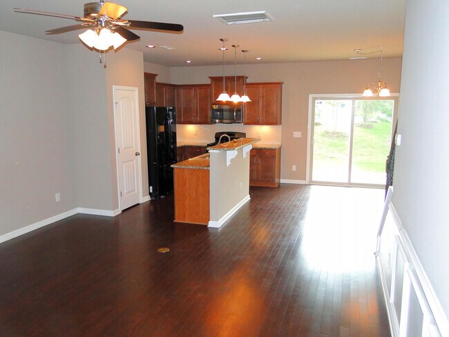 Foto del edificio - Stylish and Spacious 3 Bedroom, 2.5 Bathro...