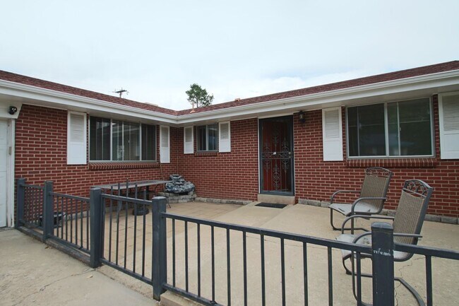 Foto del edificio - 2565 Willow Ln