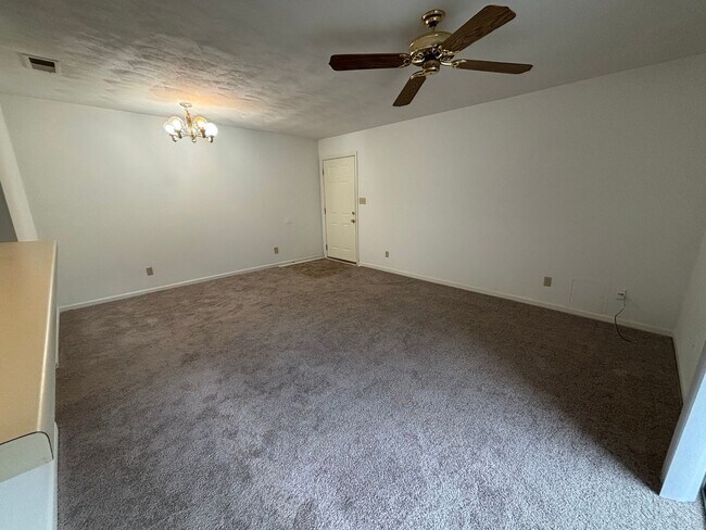 Building Photo - 401 Berryfield Ln