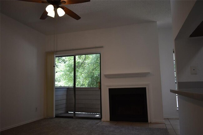 Foto del edificio - 9737 Whitehurst Dr