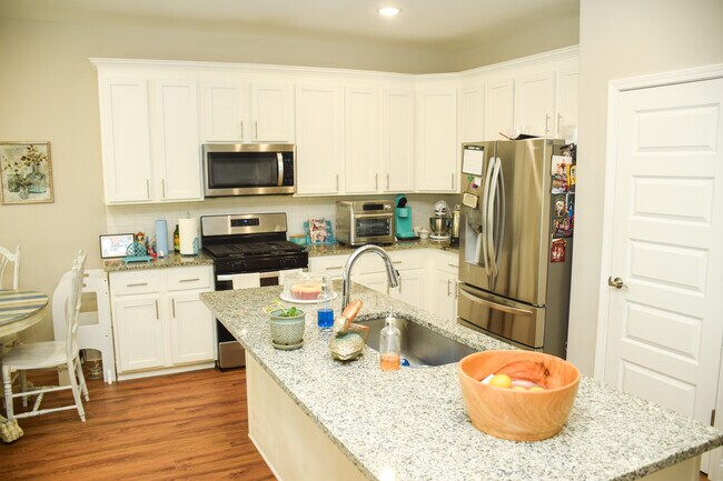 Foto del edificio - 108 Canvas Ln