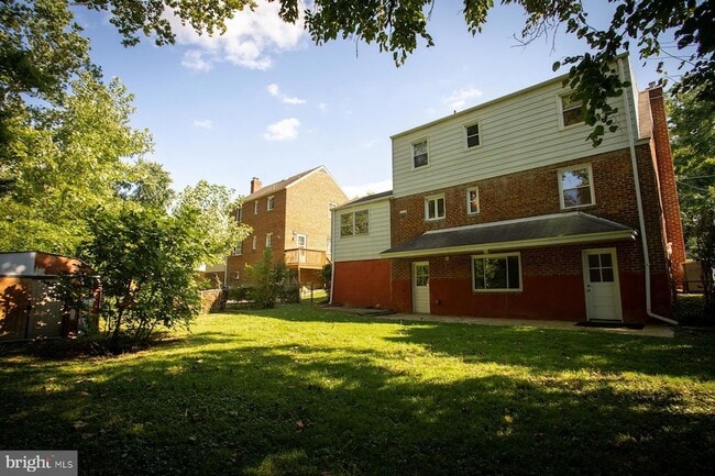 Photo - 5915 Ryland Dr House