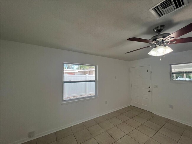 Foto del edificio - 2220 Amherst Ave