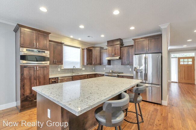 Foto del edificio - 4 br, 3 bath House - 4815 SE Rural St
