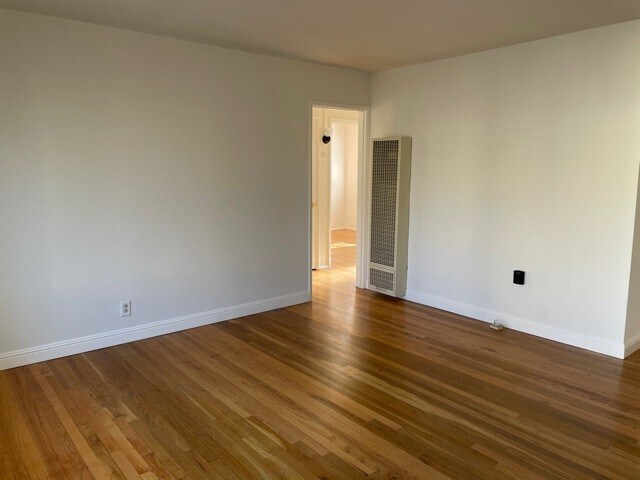 Foto del edificio - 532 N Rosemary Ln