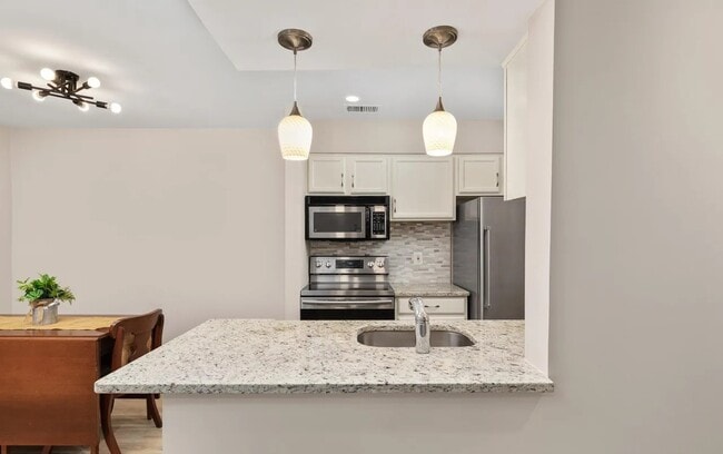 Building Photo - 1706 Ascot Way