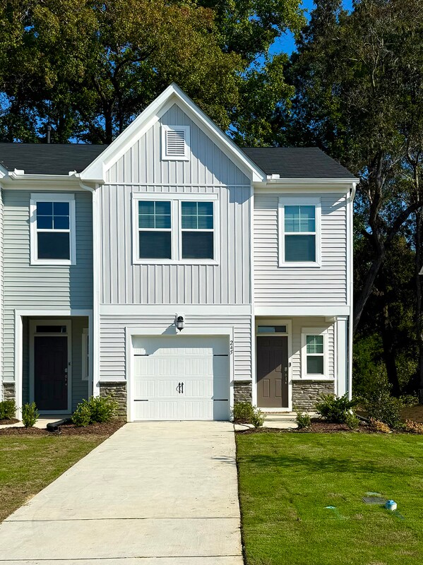 Foto principal - 269 Peebles Dr