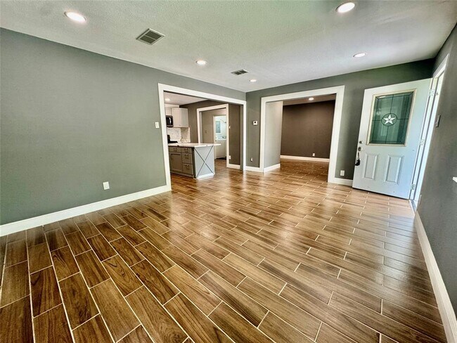 Building Photo - 3109 Danforth Memorial Dr