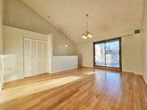 Building Photo - 286 Fenno St