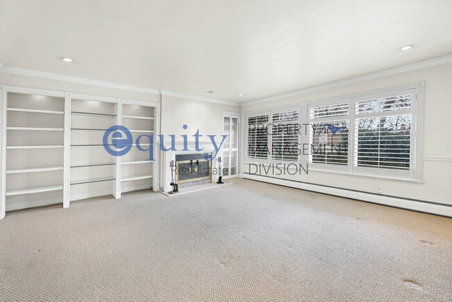 Photo - 1941 E Woodside Dr House