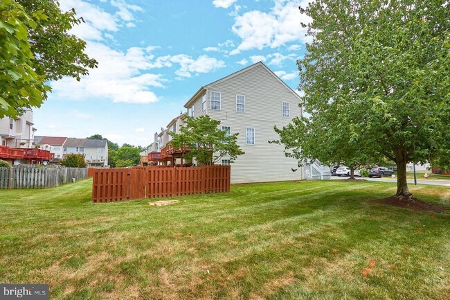 Building Photo - 239 Frazer Dr
