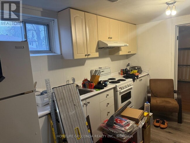 Building Photo - 81 Sexton Crescent