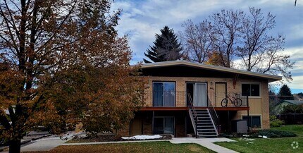 Building Photo - 1104 S Black Ave