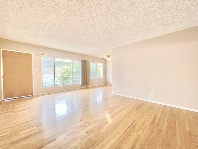 Building Photo - 1129 Lincoln Blvd