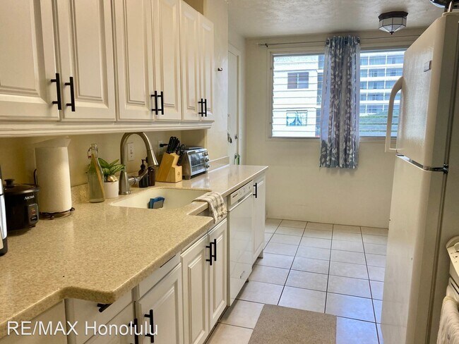 Foto del edificio - 2 br, 2 bath House - 2355 Ala Wai Blvd Apt...