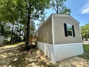 Building Photo - 49 White Oak Village