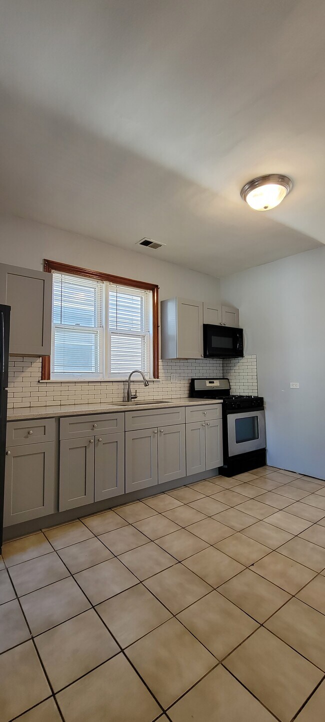 Building Photo - 4605 S Talman Ave